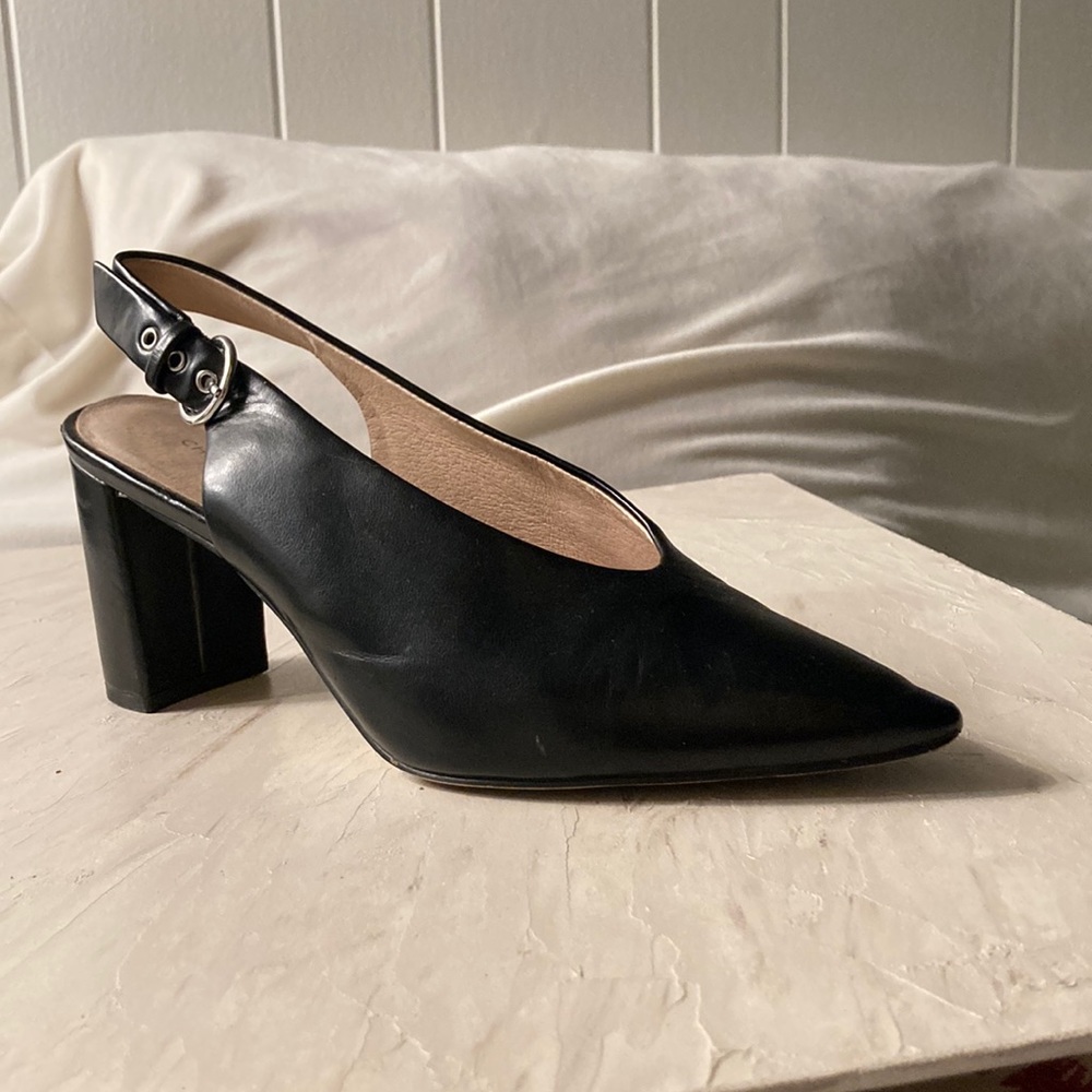 Chinese Laundry pointed toe sling back heels